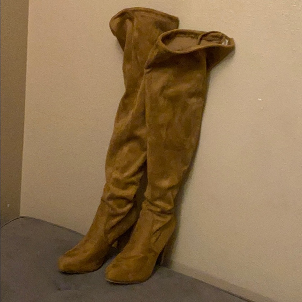 High heel boots